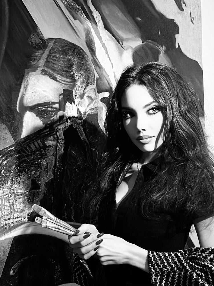 Bianca Paraschiv – pictura si grafica contemporana, intre introspectie si inovatie