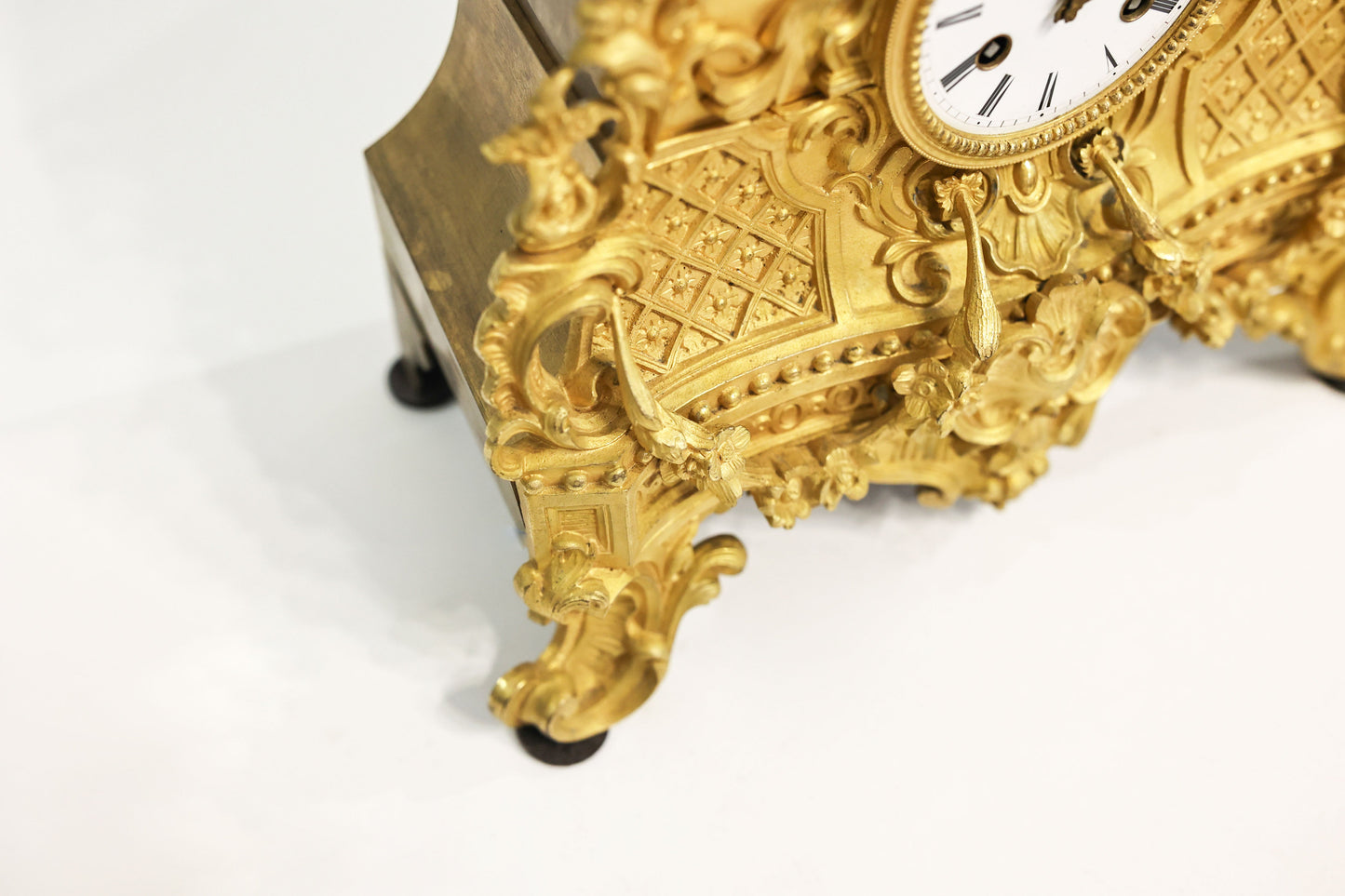 Ceas de semineu din bronz dore - Decorative