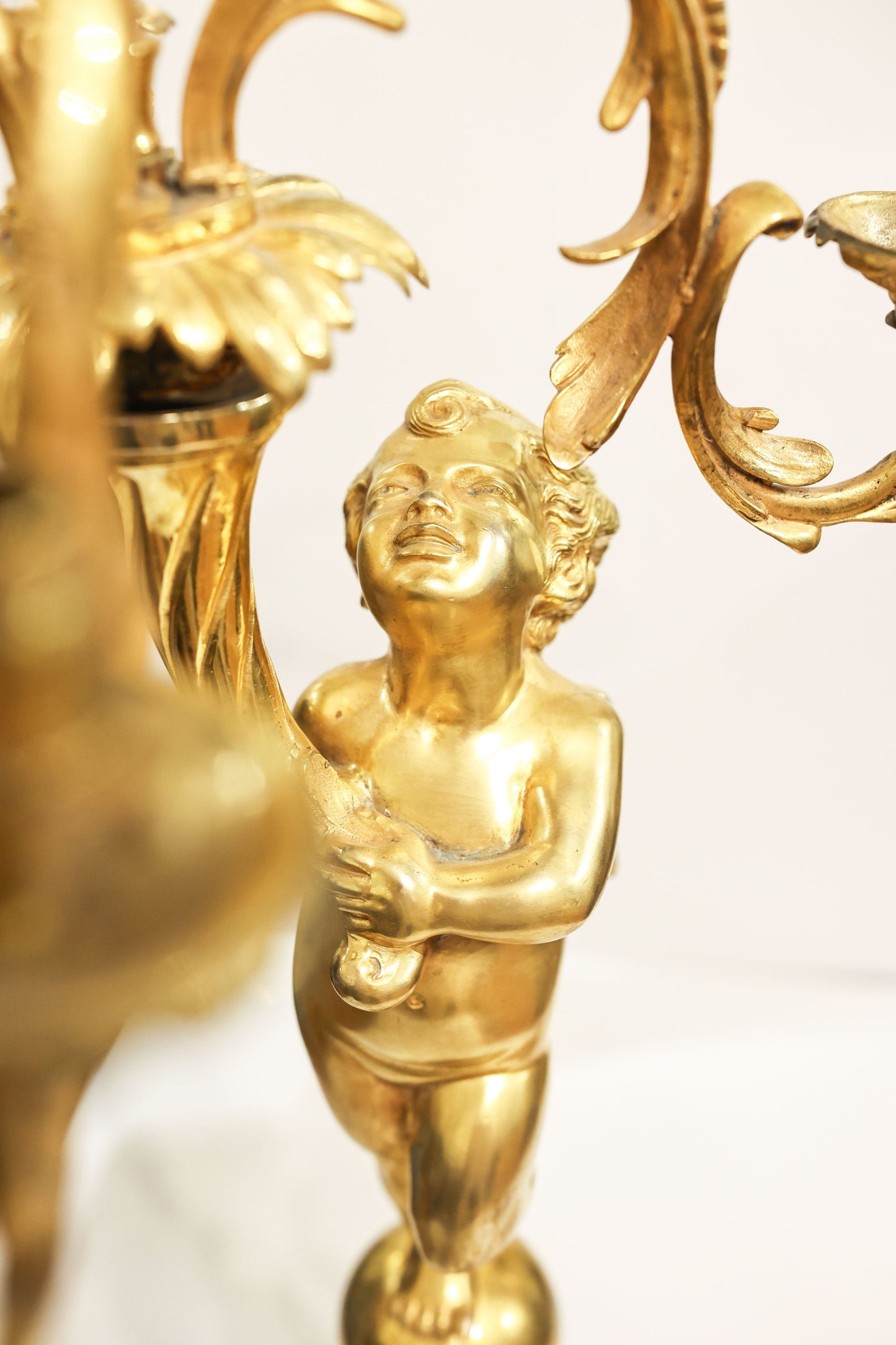 Sfesnic din bronz dore pentru centrul mesei - Decorative