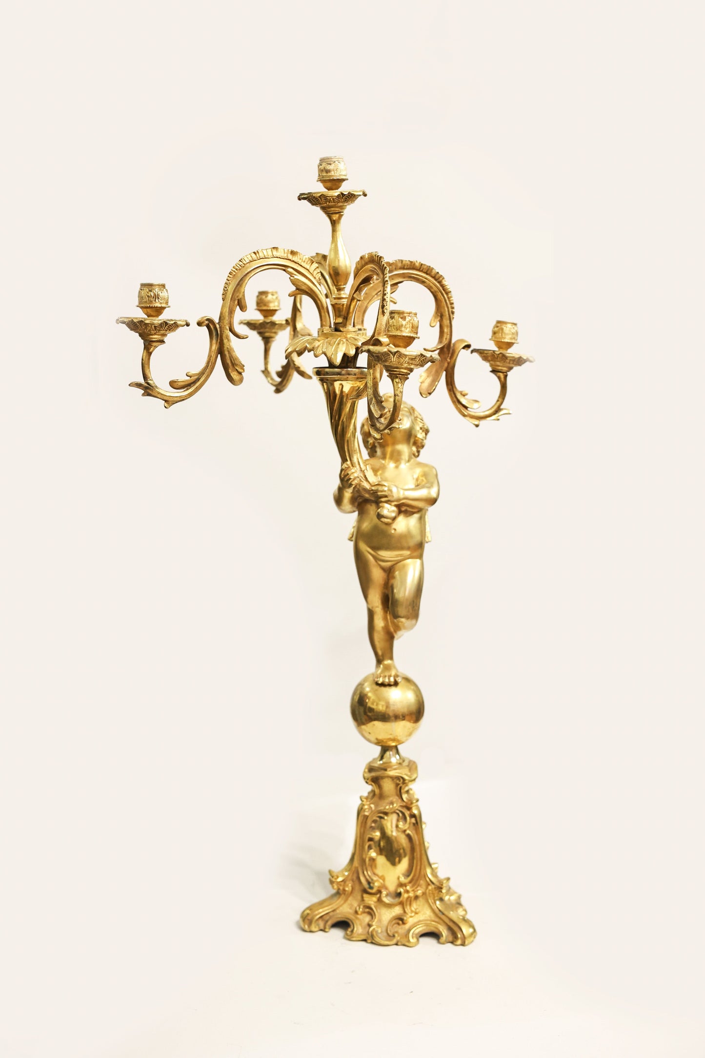 Sfesnic din bronz dore pentru centrul mesei - Decorative
