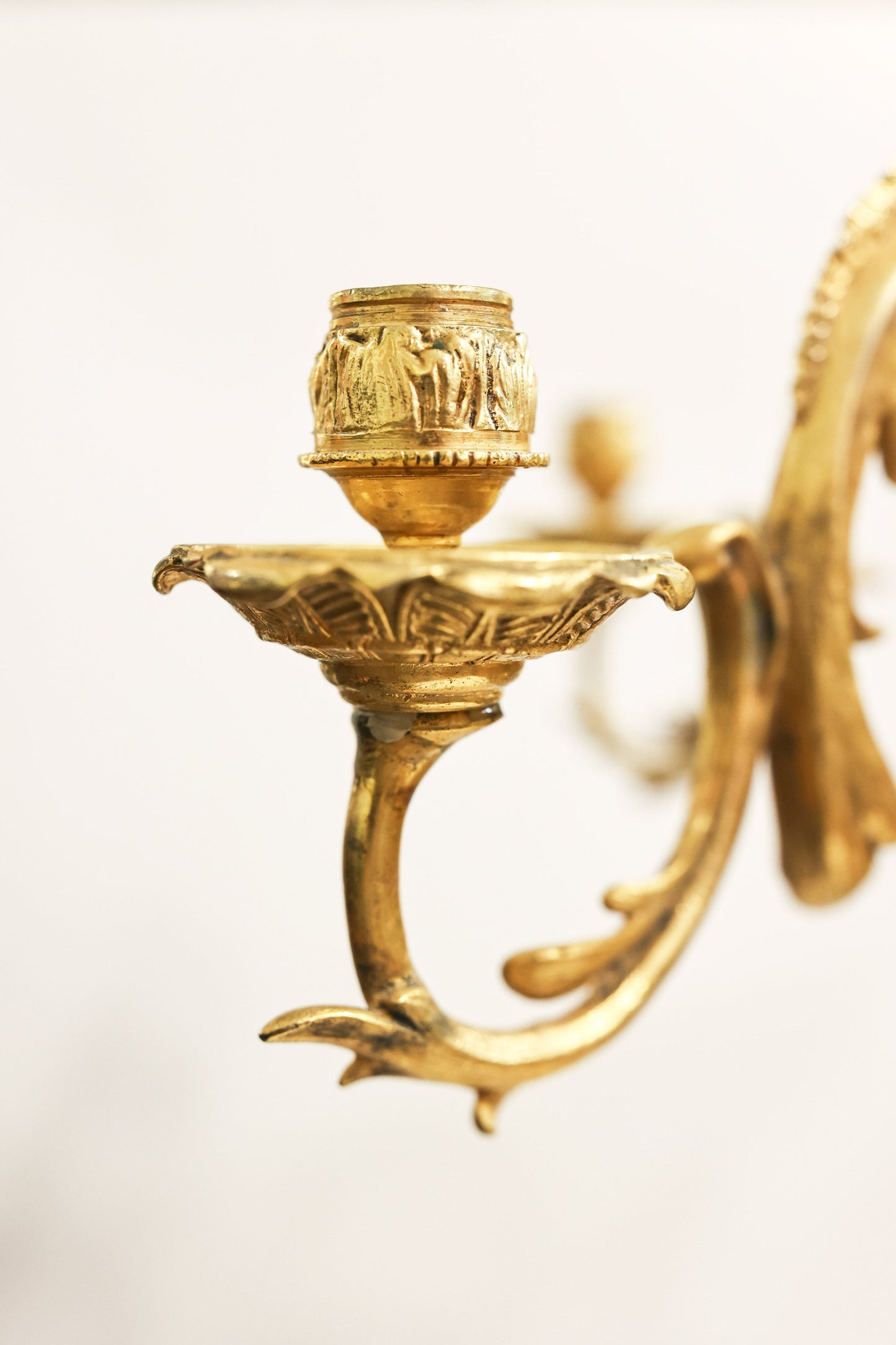 Sfesnic din bronz dore pentru centrul mesei - Decorative