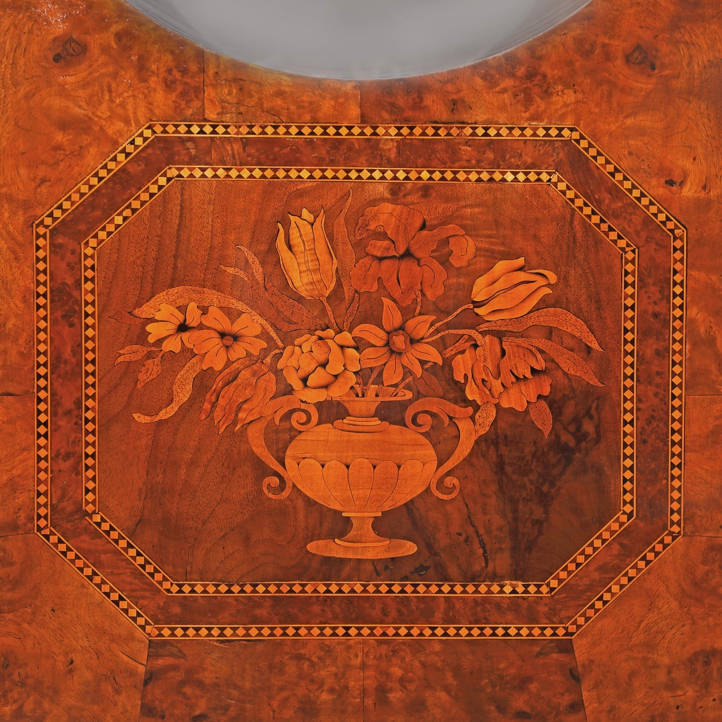 Vitrina in maniera Biedermeier - Mobilier