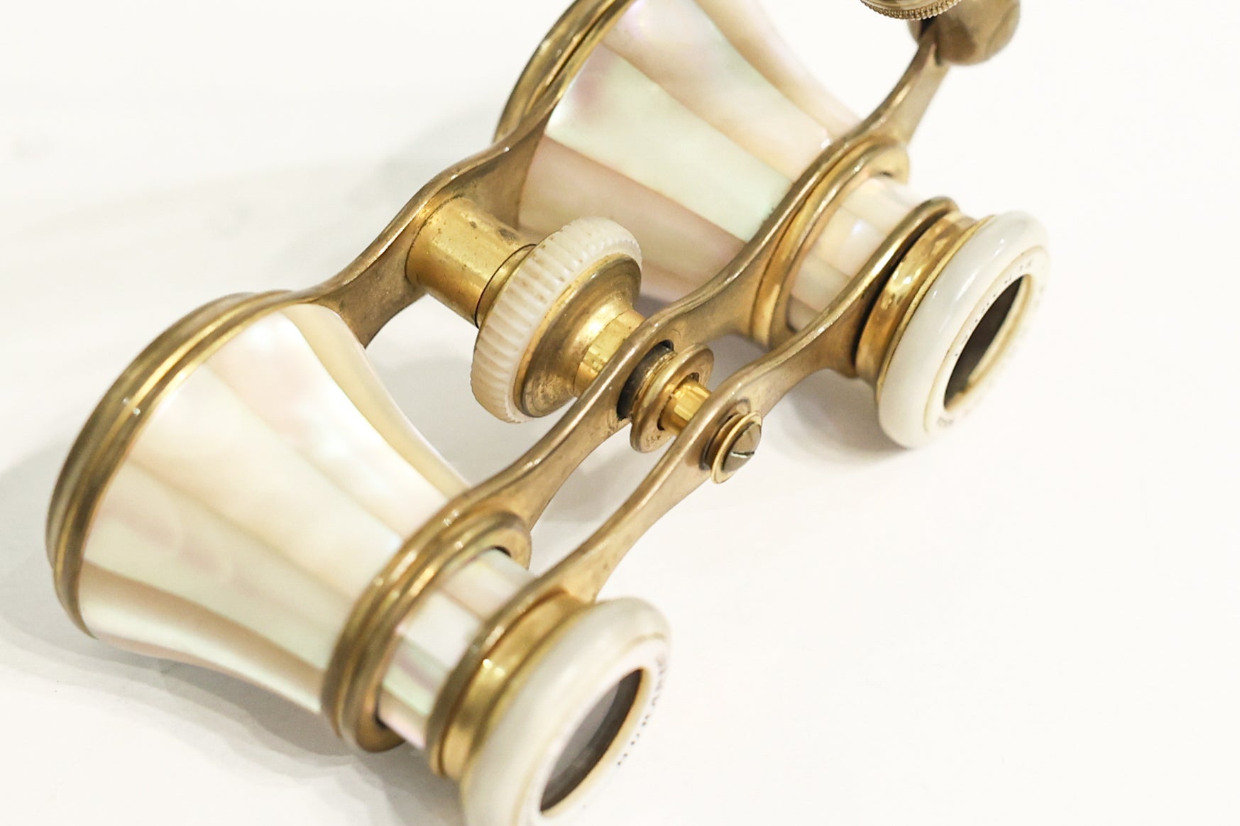 Binoclu pentru opera din bronz dore si sidef - Accesorii Femei