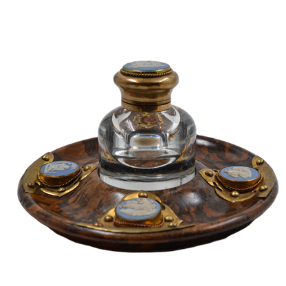 Calimara bronz doré, Wedgwood - TreasureTrove