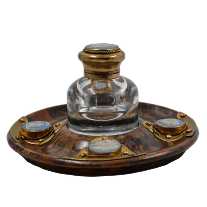 Calimara bronz doré, Wedgwood - TreasureTrove