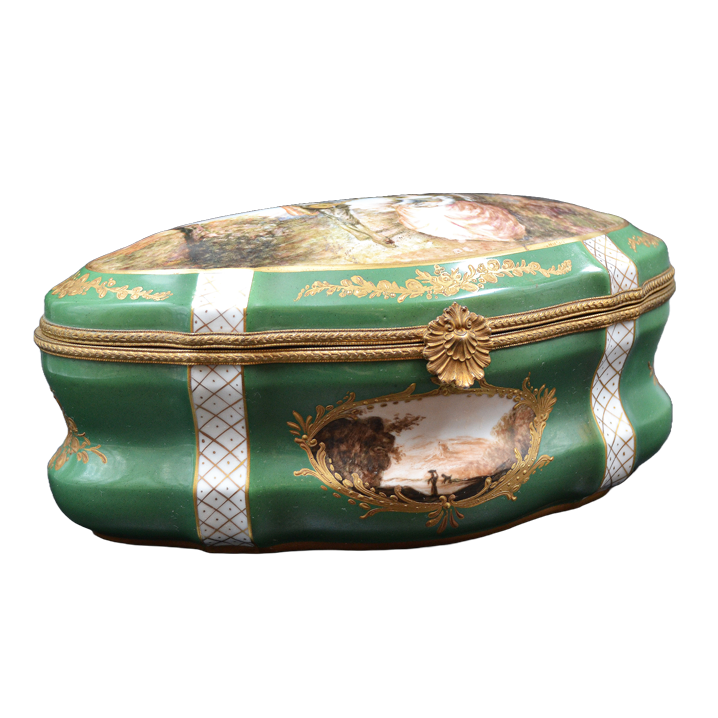 Caseta portelan Sevres - TreasureTrove