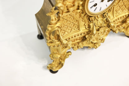 Ceas de semineu din bronz dore - Decorative