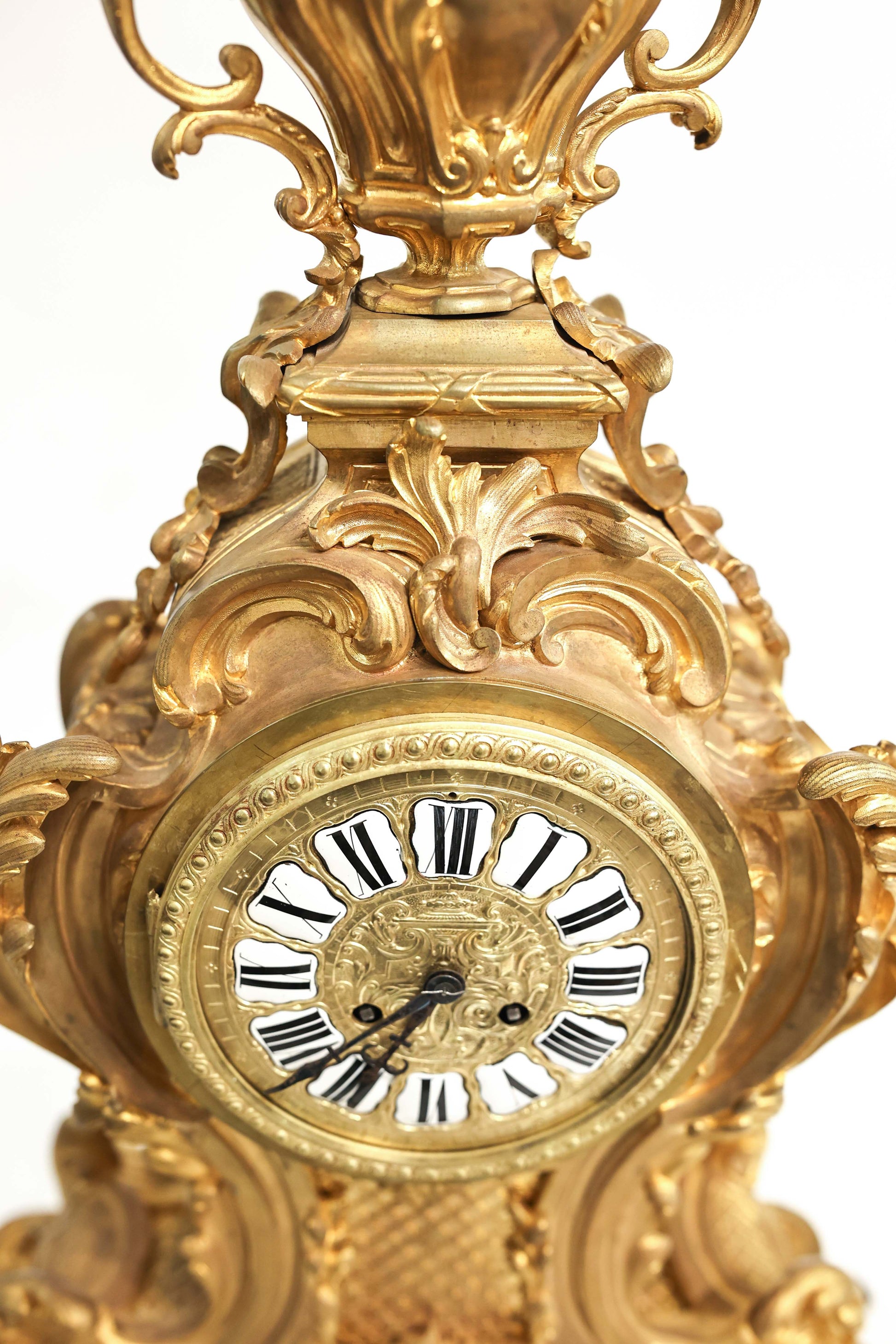 Ceas de semineu din bronz dore - Decorative
