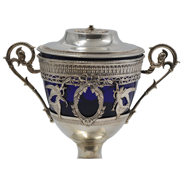 Cupă din argint - TreasureTrove