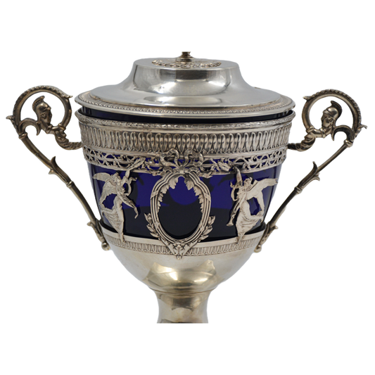 Cupă din argint - TreasureTrove