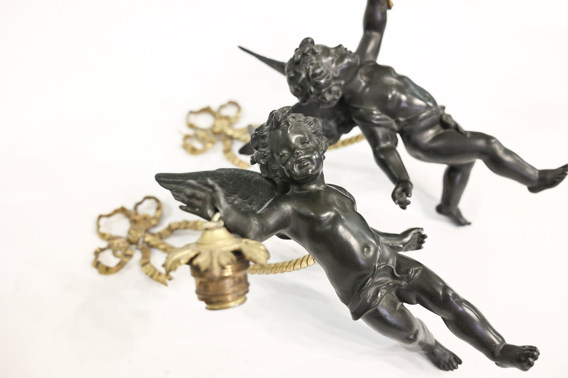 Pereche de aplice decorate cu „Puttie” - Iluminat